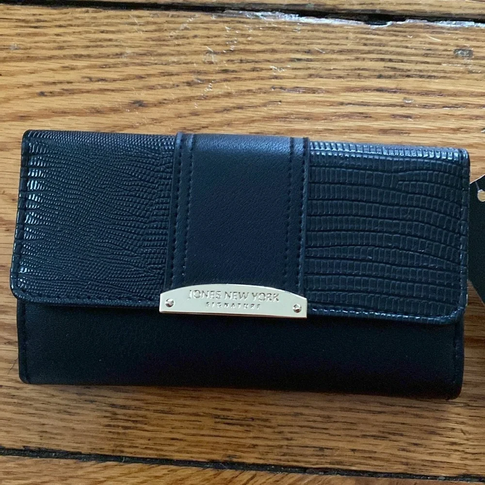 Jones new York black wallet nwt